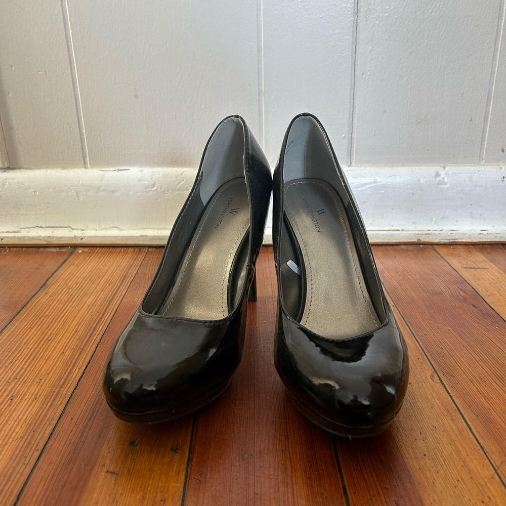 Worthington black leather heels